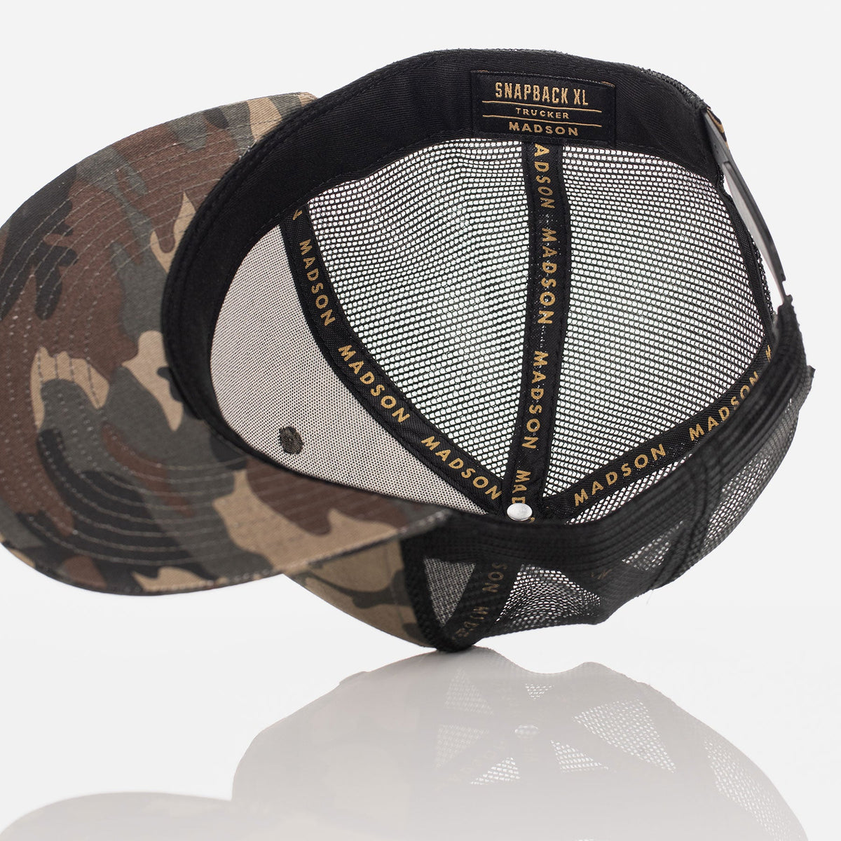 Snapback XL Trucker Roaring Tiger / Camo